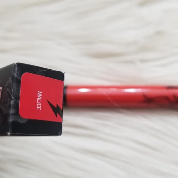 Kat von D lipstick - Picture 4 of 5